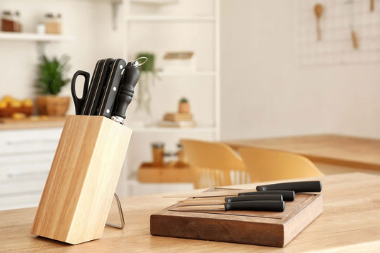 Why You Shouldn’t Keep Your Kitchen Knives In A Wooden: